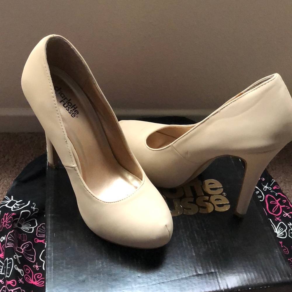 Tan Heels - Picture 3 of 3